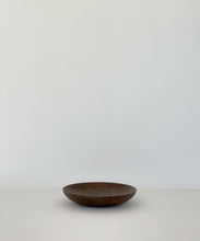 Load image into Gallery viewer, small dish walnut
