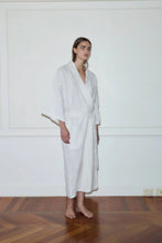 Load image into Gallery viewer, 02 robe LINEN STORY STRIPE
