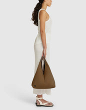 Load image into Gallery viewer, solstice tote DARK TAN
