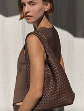 Load image into Gallery viewer, alt leather woven small tote BROWN
