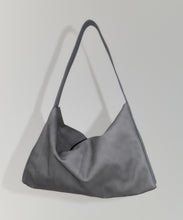 Load image into Gallery viewer, 30% OFF WITH CODE FW24 soft form bag PEWTER
