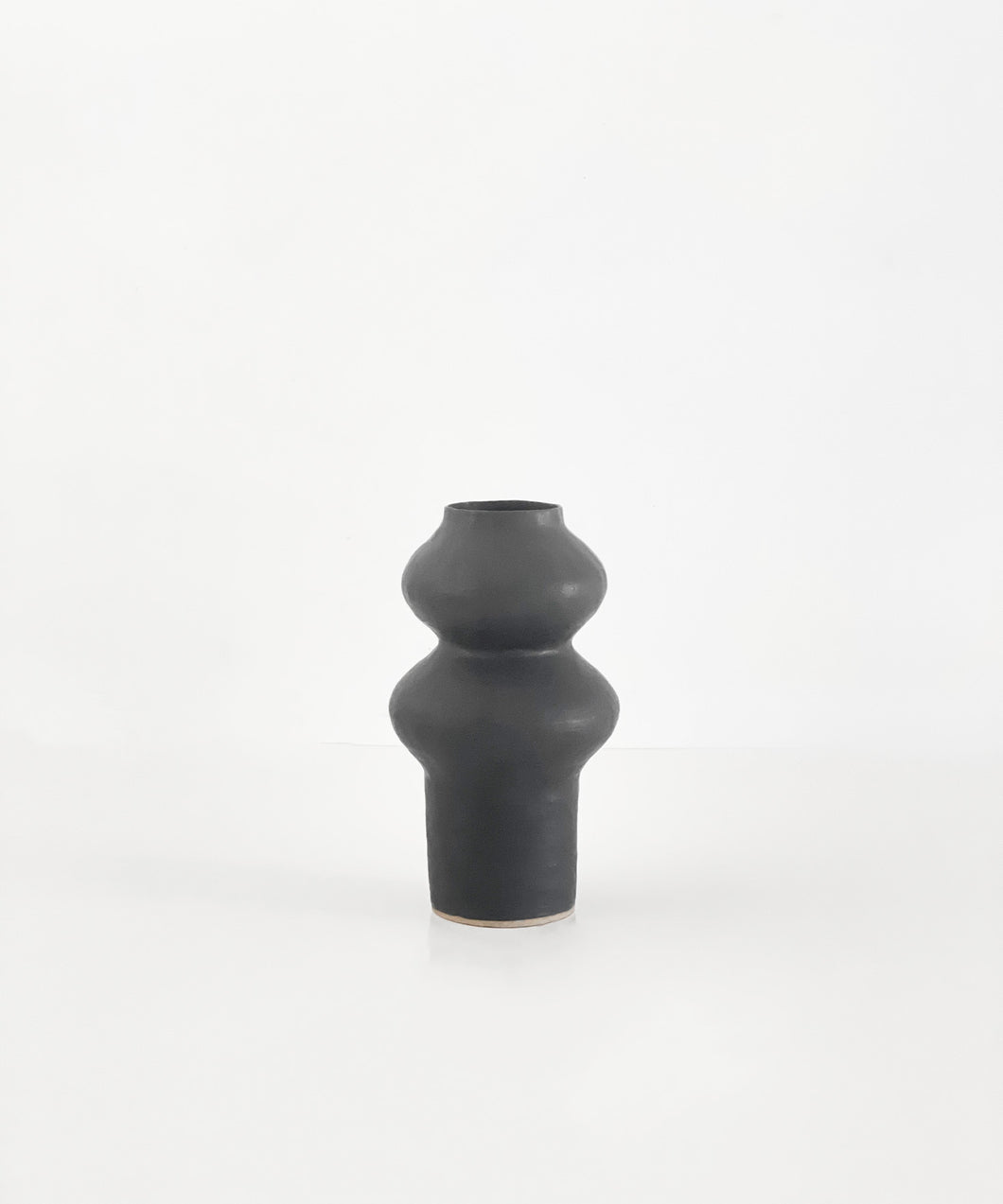 small wobble vase BLACK MATTE