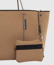 Load image into Gallery viewer, the escape tote CARAMEL / STEEL
