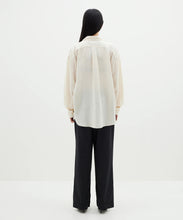 Load image into Gallery viewer, viscose linen weekend shirt SAND
