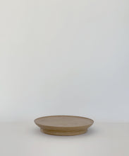 Load image into Gallery viewer, round platter OAK
