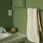 Load image into Gallery viewer, virginia hand towel IVORY
