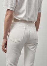 Load image into Gallery viewer, high waist crop straight jean OFF WHITE
